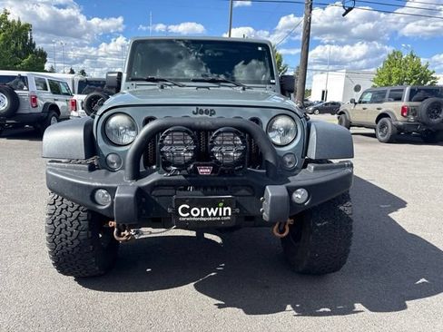 Used 2014 Jeep Wrangler Unlimited Rubicon w/ Connectivity Group AWD/4WD image 4