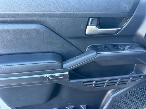 Used 2025 Toyota Tacoma TRD Off-Road image 10