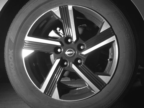 Used 2025 Nissan Sentra SV FWD image 15