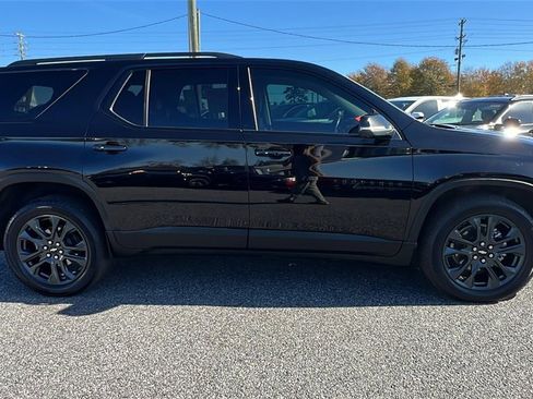 Used 2021 Chevrolet Traverse RS w/ LPO, Floor Liner Package image 4
