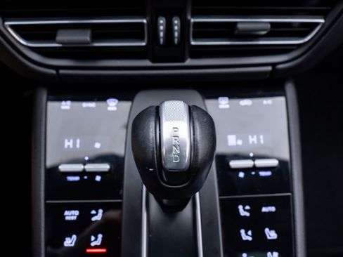 Certified 2023 Porsche Macan S AWD/4WD image 24