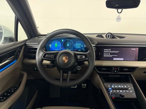 New 2025 Porsche Macan 4S Electric image 20