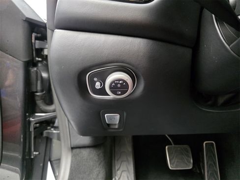 Used 2019 Aston Martin V8 Vantage Coupe image 25