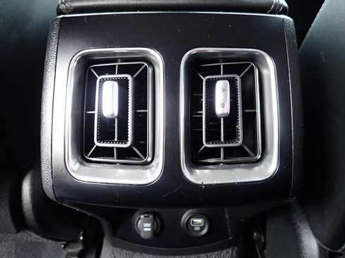 Used 2022 Kia Sorento S image 19