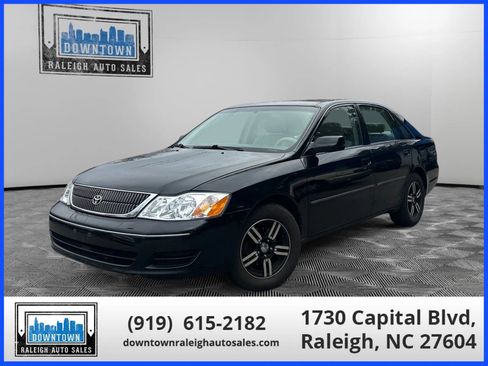 Used 2001 Toyota Avalon XLS image 1