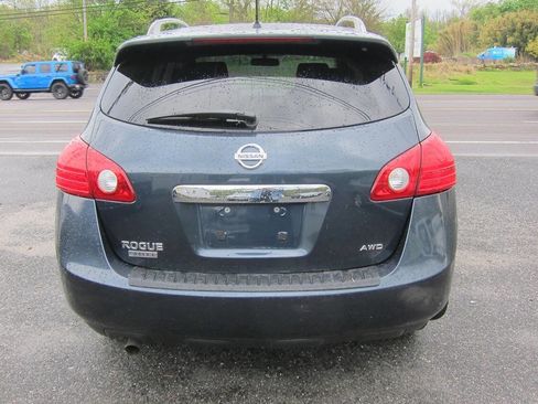 Used 2014 Nissan Rogue S w/ Convenience Package AWD/4WD image 4