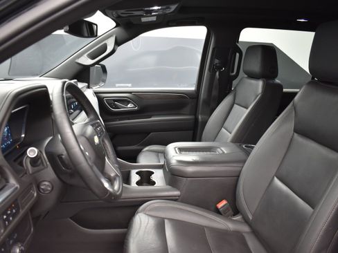 Used 2023 Chevrolet Suburban LT w/ Luxury Package AWD/4WD image 11