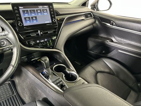 Used 2022 Toyota Camry XLE image 72