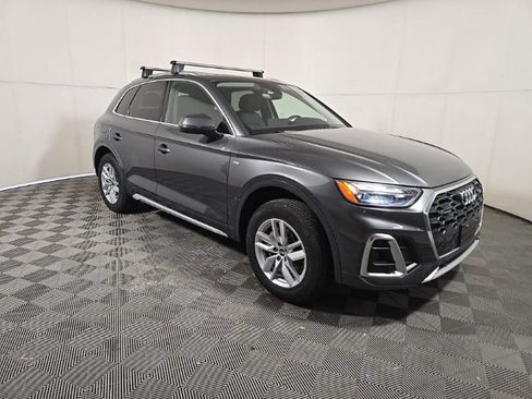 Used 2023 Audi Q5 2.0T Premium w/ Convenience Package AWD/4WD image 3