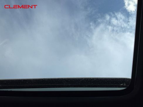 Used 2023 Chevrolet Traverse High Country image 16