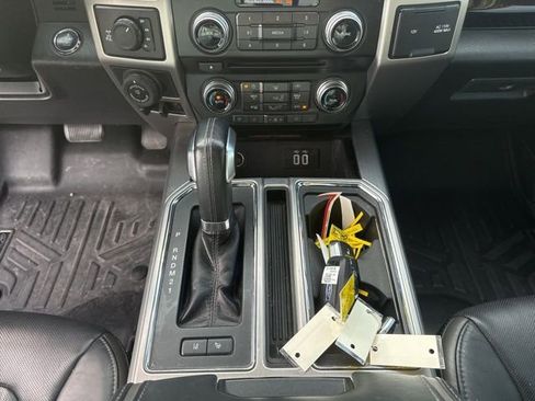 Used 2016 Ford F150 Platinum w/ Equipment Group 701A Luxury AWD/4WD image 21