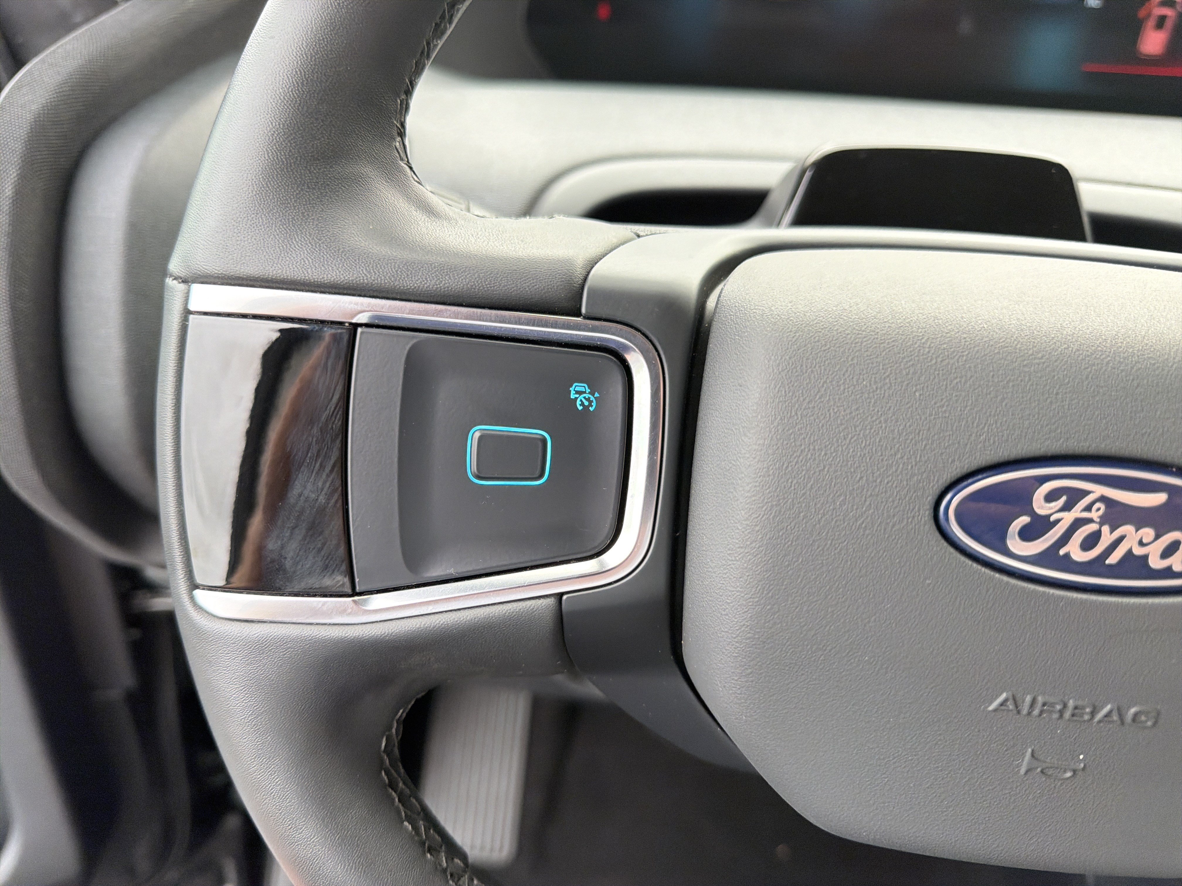 Certified 2025 Ford Expedition Active AWD/4WD image 40