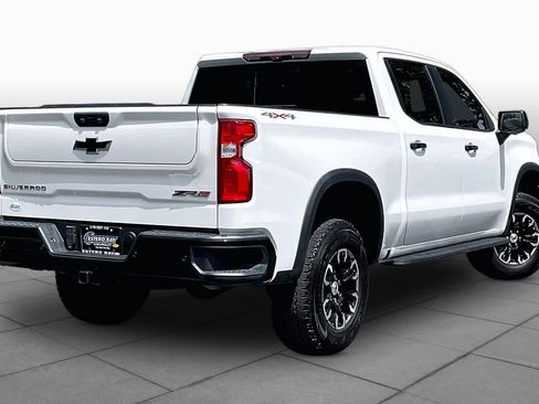 Used 2022 Chevrolet Silverado 1500 ZR2 w/ Technology Package AWD/4WD image 13