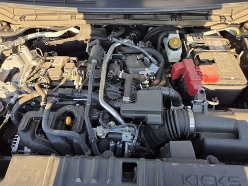 Used 2025 Nissan Kicks SR w/ Illumination Package FWD image 30