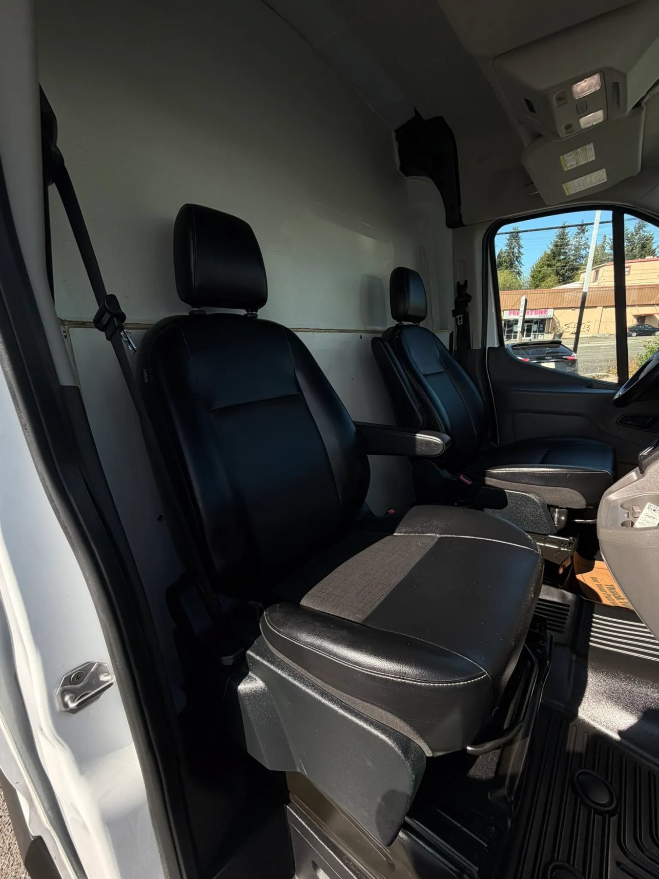 Used 2023 Ford Transit 250 Medium Roof w/ Exterior Upgrade Package RWD image 27
