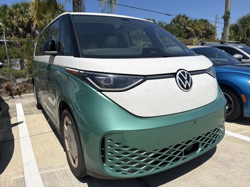 Used 2025 Volkswagen ID. Buzz 1st Edition AWD/4WD image 1