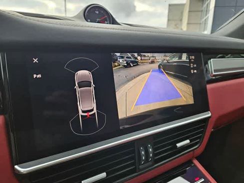 Used 2023 Porsche Cayenne S Platinum w/ Premium Package Plus image 29