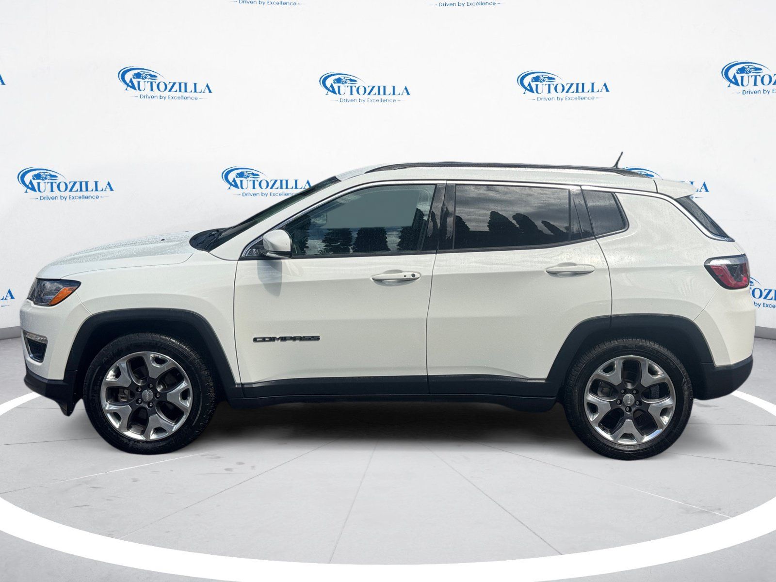 Used 2020 Jeep Compass Limited FWD image 2