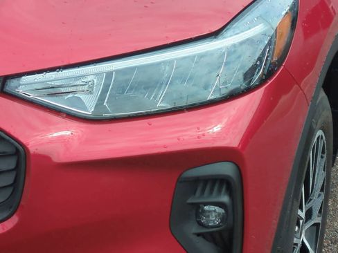 Used 2025 Ford Escape SE w/ Class II Trailer Tow Package image 11