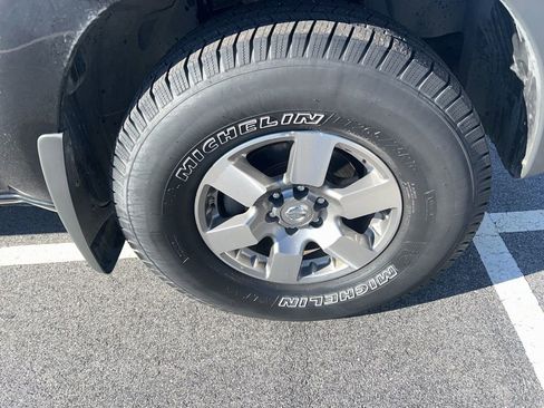 Used 2011 Nissan Xterra PRO-4X w/ Pro-4x Leather Pkg image 9