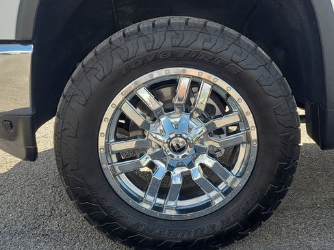 Used 2022 Chevrolet Silverado 2500 LTZ AWD/4WD image 11