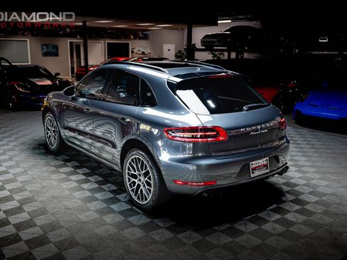 Used 2018 Porsche Macan Turbo image 2