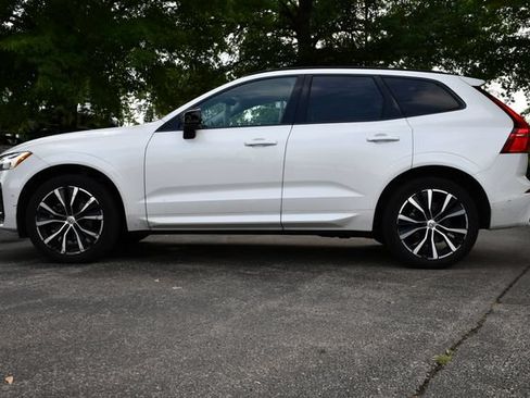 Used 2024 Volvo XC60 B5 Plus w/ Climate Package AWD/4WD image 4