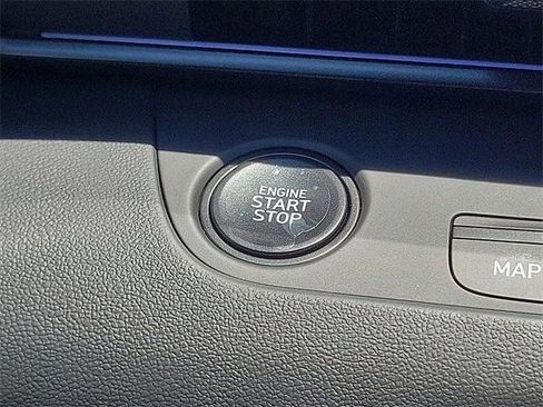 New 2025 Hyundai Elantra SEL image 7
