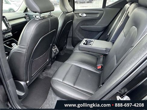 Used 2025 Volvo XC40 B5 Plus image 10