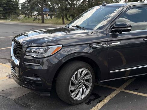Used 2023 Lincoln Navigator Reserve AWD/4WD image 4