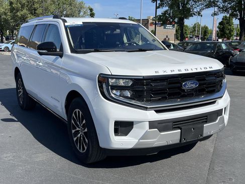 Used 2025 Ford Expedition Max Platinum AWD/4WD image 4