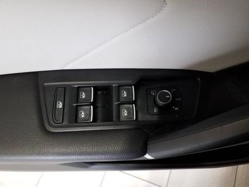 Used 2020 Volkswagen Tiguan SEL Premium R-Line w/ 3rd Row Seat Package AWD/4WD image 12