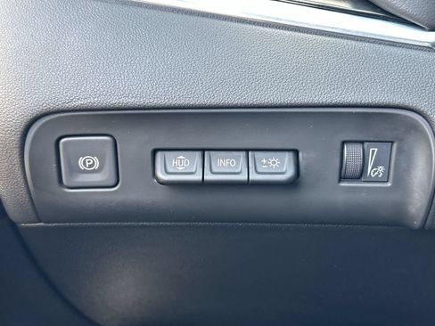 Used 2024 Buick Enclave Avenir w/ Avenir Technology Package FWD image 18