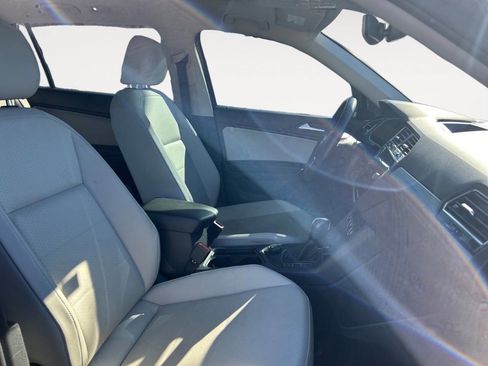 Used 2020 Volkswagen Tiguan SEL image 10