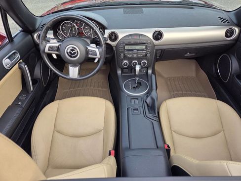 Used 2009 MAZDA MX-5 Miata Grand Touring w/ Premium Pkg image 10