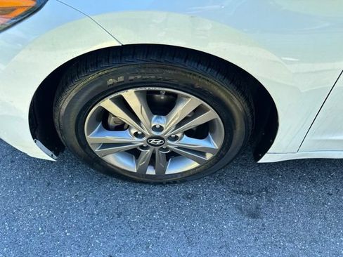 Used 2017 Hyundai Elantra SE w/ SE A/T Tech Package 03 FWD image 31