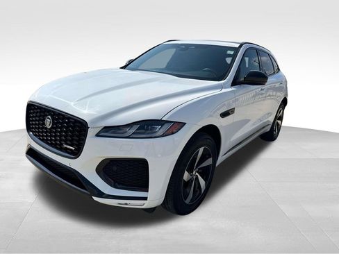 Used 2024 Jaguar F-PACE R-Dynamic S image 3