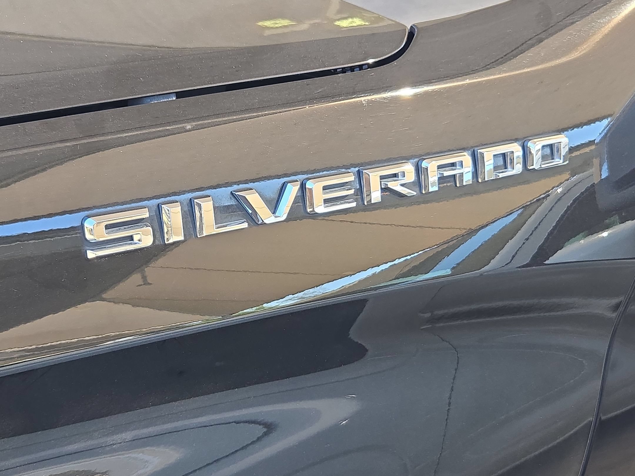 Used 2022 Chevrolet Silverado 1500 LT RWD image 4