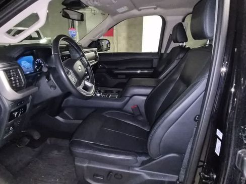 Used 2023 Ford Expedition Max XLT RWD image 2