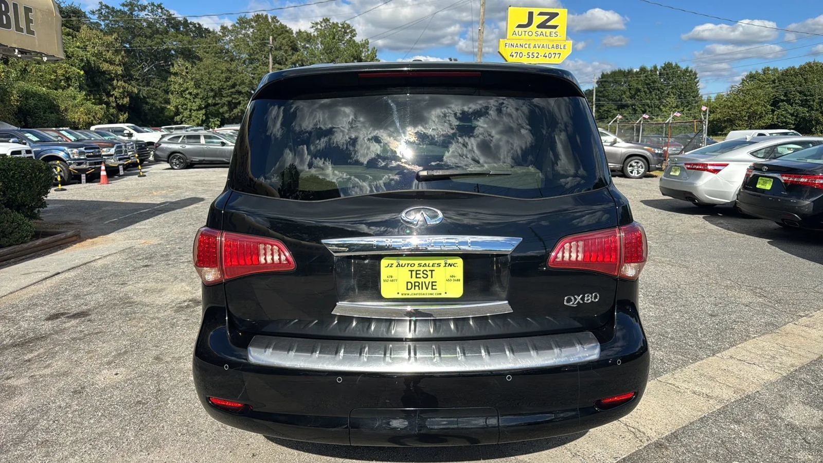 Used 2016 INFINITI QX80 4WD w/ Deluxe Technology Package image 4