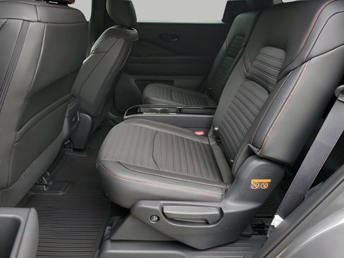 Used 2025 Nissan Pathfinder Rock Creek AWD/4WD image 13