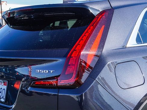 Used 2023 Cadillac XT4 Luxury w/ Cold Weather Package image 7