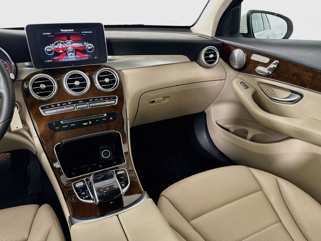 Used 2017 Mercedes-Benz GLC 300 image 24