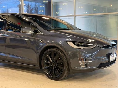 Used 2017 Tesla Model X 90D image 8