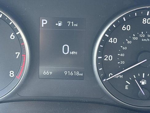 Used 2019 Hyundai Elantra GT FWD image 21