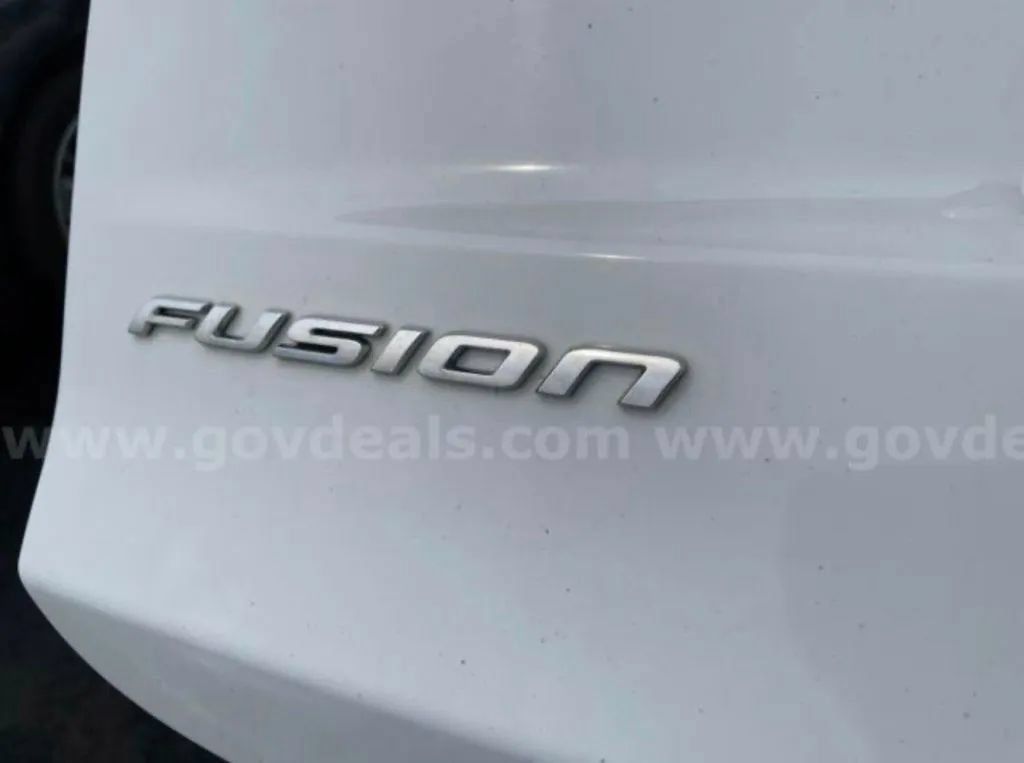 Used 2019 Ford Fusion SE FWD image 22