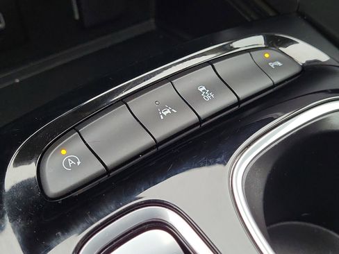 Used 2023 Buick Envision Essence w/ Sport Touring Package image 31