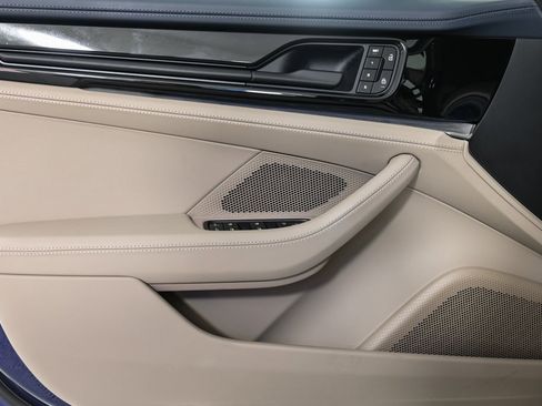 Certified 2025 Porsche Panamera image 6