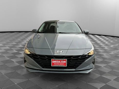 Used 2023 Hyundai Elantra SEL image 2