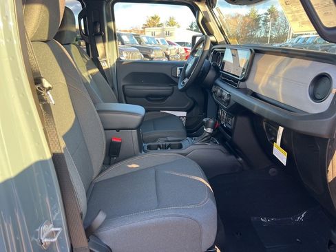 New 2026 Jeep Gladiator Sport image 11